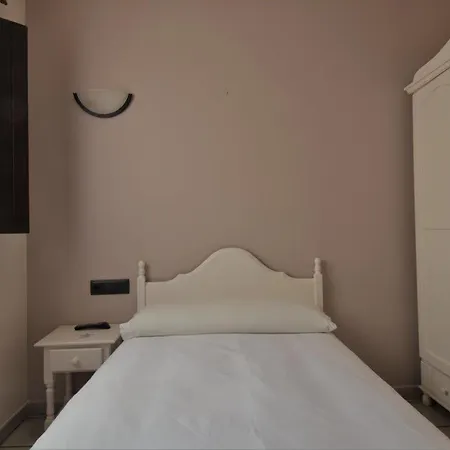 El Refugio Hotel *