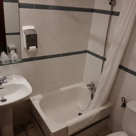 El Refugio Hotel *