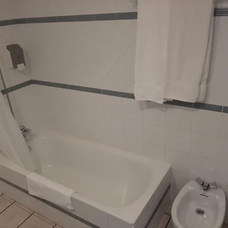 El Refugio Hotel *